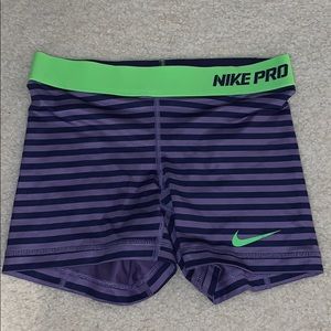 Women’s purple nike pro dri-fit spandex